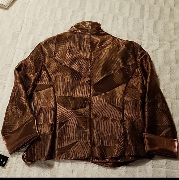 NWT Cachet top - Picture 2 of 7